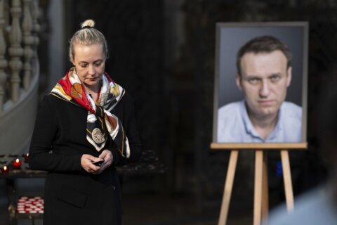 Alexei Navalny’s widow says lab reports show her husband was poisoned