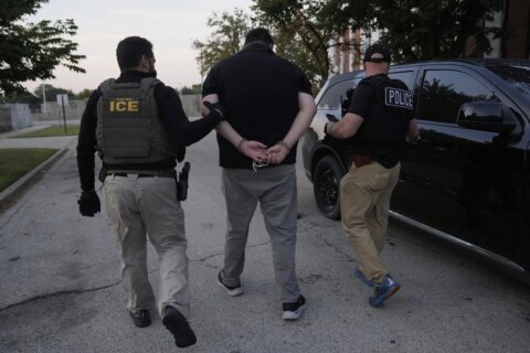 ICE denies using excessive force as it broadens immigration arrests in Chicago