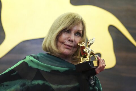 Kim Novak’s emotional return to the spotlight at Venice Film Festival