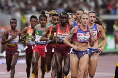 Shelby Houlihan finishes fourth in return to big-time after infamous four-year 'Burrito Ban'