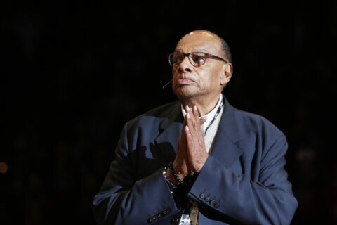 Basketball Hall of Famer George Raveling, who influenced Michael Jordan's Nike deal, dies at 88