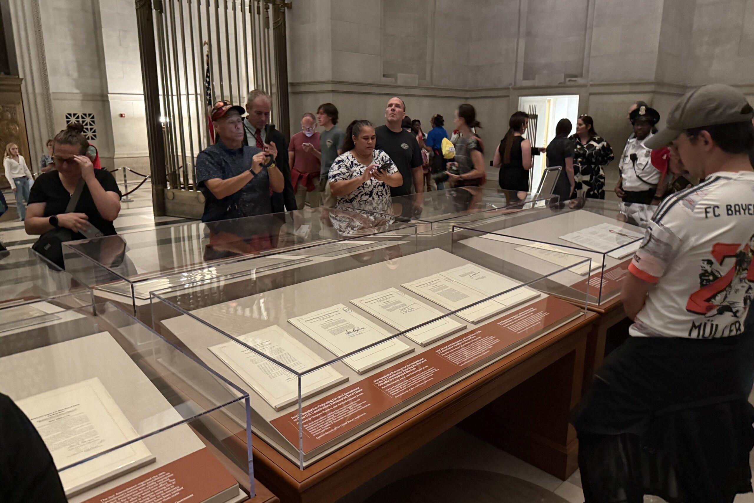 The display of the Constitution at National Archives extended due to the public interest – WTOP News The display of the Constitution at National Archives extended due to the public interest – WTOP News