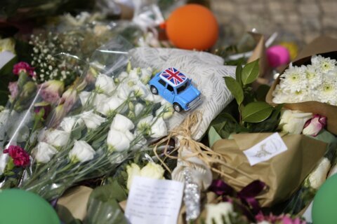 Report on deadly Portugal streetcar derailment describes failure of cable connecting cabins