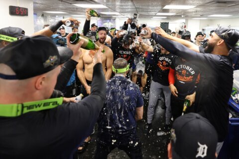 Tigers clinch playoff berth with 2-1 win over Red Sox in Game 161 and avert September collapse