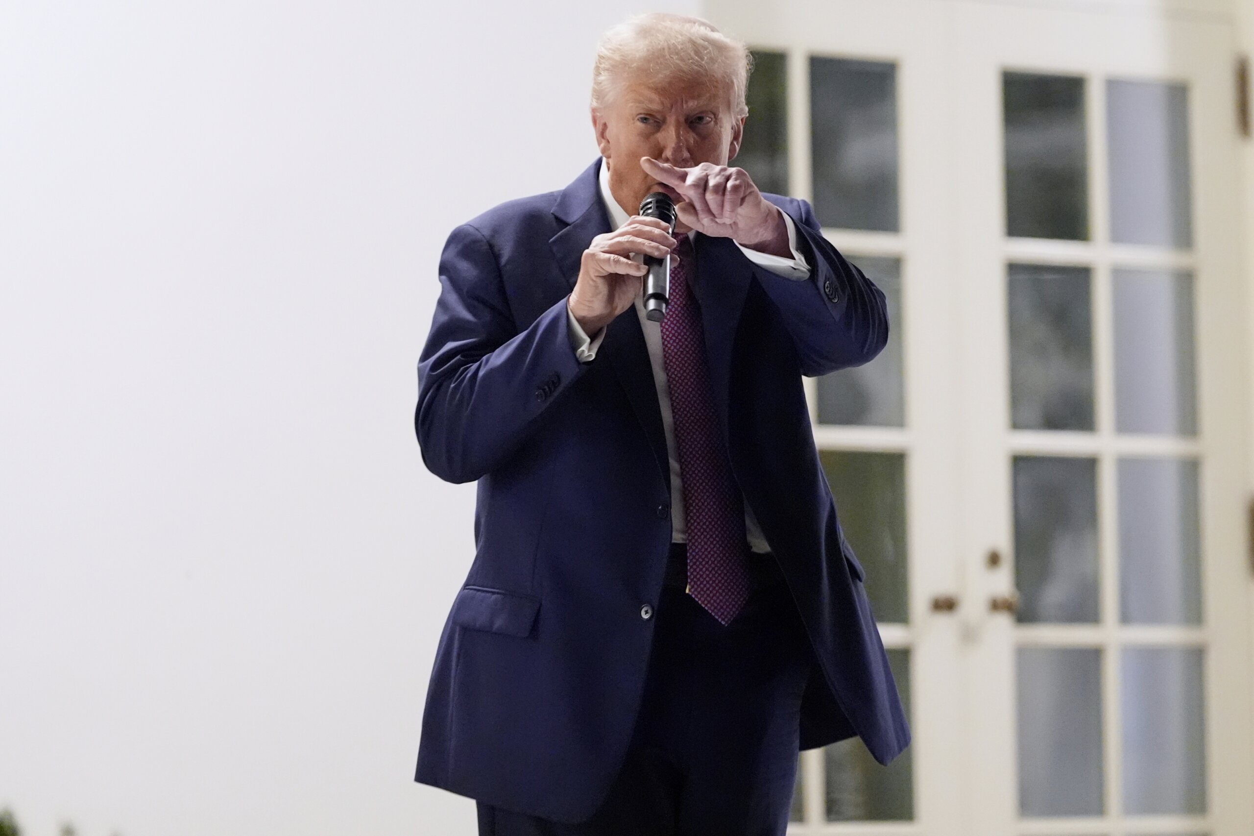 Trump threatens Chicago with apocalyptic force and Pritzker calls