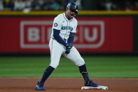Julio Rodríguez lifts Mariners over Tigers 3-2, Seattle takes Game 2 of ALDS to even series