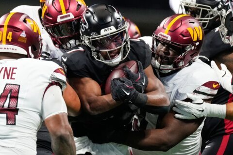 LISTEN: Bijan Robinson appreciates respect from his peers, praises Michael Penix Jr.'s poise