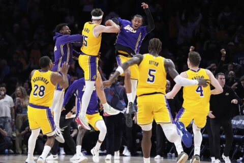 Austin Reaves gives short-handed Lakers another reason to rely on him with buzzer-beater vs. Wolves