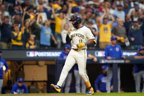 Brewers' Chourio hits 3-run homer in Game 2 of NLDS after hurting his hamstring in series opener