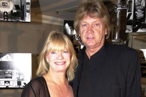 John Lodge, singer and bassist of Moody Blues during classic era, dies at 82