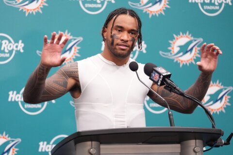 Tua Tagovailoa apologizes for postgame comments calling out teammates