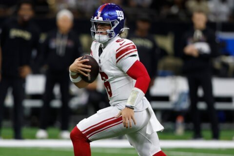 Giants rookie QB Jaxson Dart shrugs off his hamstring injury and says he’ll play vs. the Eagles