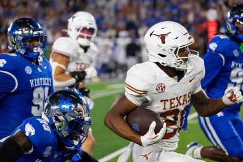 Shipley kicks 45-yard FG in OT to lift No. 21 Texas to 16-13 win at Kentucky