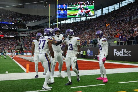 Jordan Addison's late touchdown gives Vikings 21-17 win over Browns in London