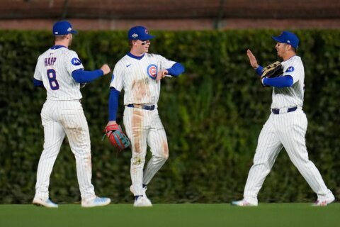 Ian Happ wins again as the Chicago Cubs earn a major league-high 3 Gold Glove awards