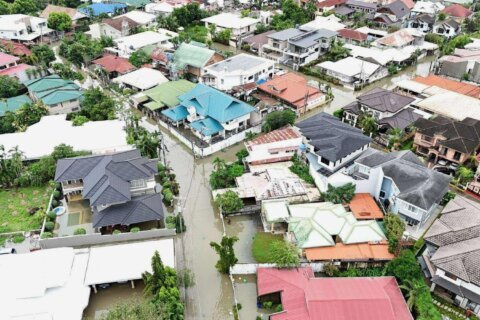Typhoon Kalmaegi leaves at least 26 dead in Philippines, with survivors trapped on roofs and in cars