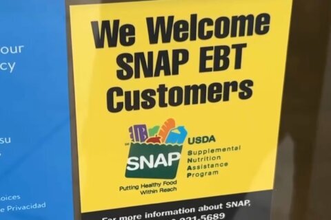Secretaria de Agricultura amenaza con retener los fondos de SNAP a estados demócratas