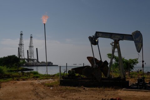 EEUU anuncia sanciones contra cuatro empresas por transportar crudo venezolano