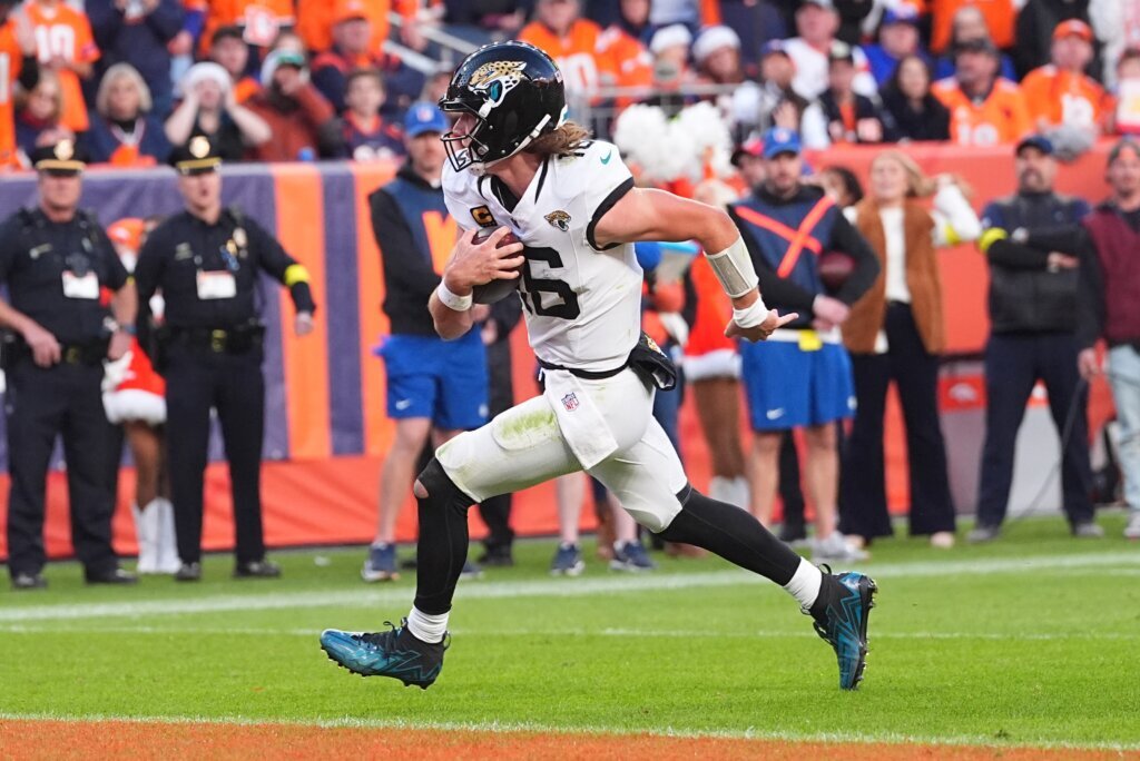 Trevor Lawrence’s 4 TDs propel Jaguars past Broncos 34-20, ending Denver’s 11-game winning streak