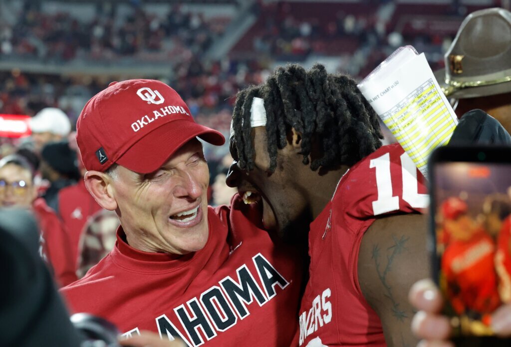 Brent Venables’ aggressive defense gives Oklahoma a different look than past Sooners playoff teams