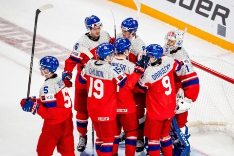 Sweden beats US 6-3 in world junior hockey group finale