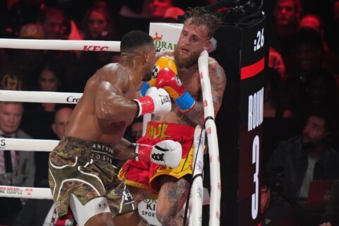 Jake Paul sufre ‘doble fractura’ tras su derrota ante Anthony Joshua