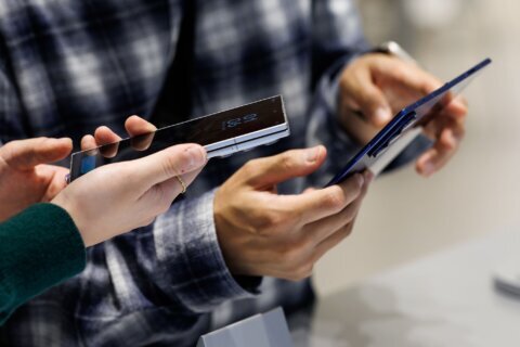 Smartphones may soon become more expensive due to rising memory prices.