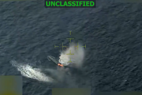 Otro ataque en el Pacífico: EEUU mata a hombre que navegaba en buque de ‘bajo perfil’