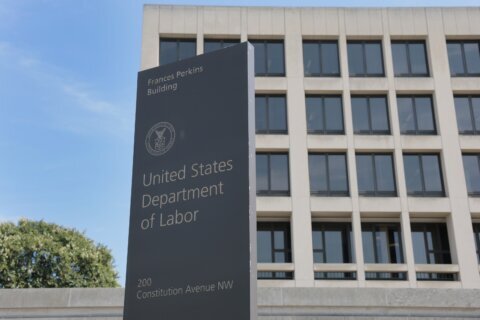 El mercado laboral se debilitó en octubre y noviembre, según datos federales retrasados