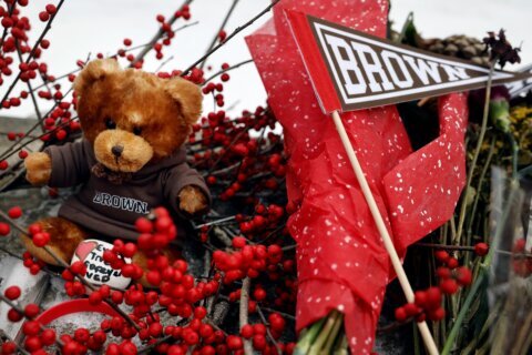 Sospechoso de tiroteo en Brown y de asesinato de profesor de MIT es hallado muerto