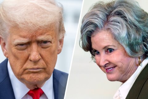 Trump seguirá atacando lanchas hasta que Maduro ‘se rinda’, afirma su jefa de gabinete