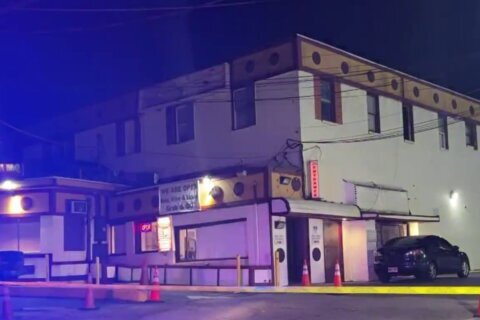 Hombre muere abatido a tiros en un bar de Prince George’s