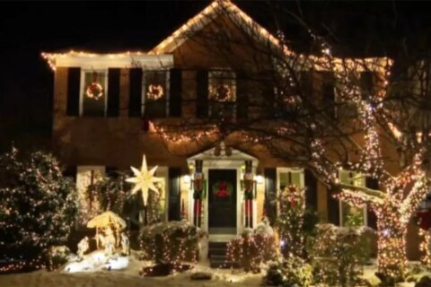 ‘No es una molestia’: multan a familia de Maryland por decoraciones navideñas