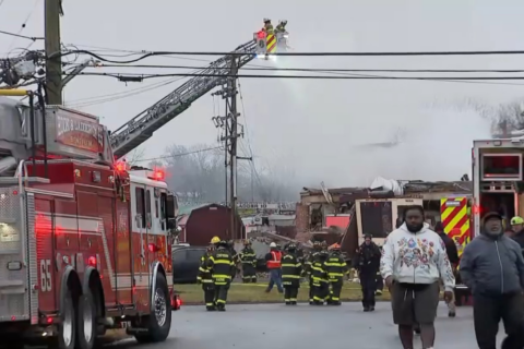 Explosión en hogar de ancianos de Pensilvania deja 2 muertos y varios heridos
