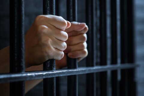 La acusan de matar a tiros a sus dos exesposos en el mismo día