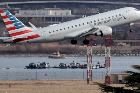 El gobierno acepta responsabilidad por el choque de helicóptero y avión en enero en DC