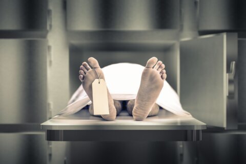 Vendía piel y rostros humanos: condenan a la cárcel a exgerente de morgue