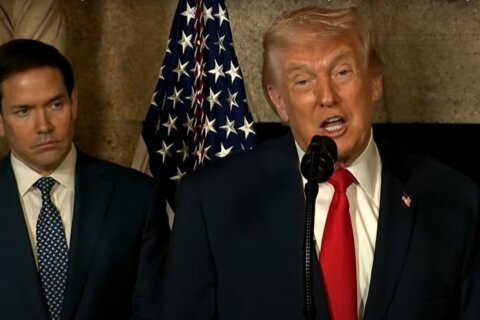 Trump dice que Maduro sería ‘inteligente’ si deja el poder