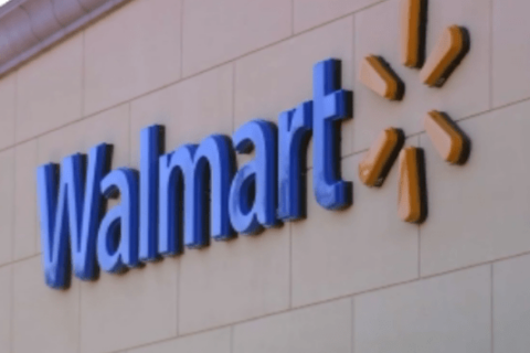 Mujer de Texas presuntamente escondió navajas de afeitar en barras de pan en tiendas Walmart
