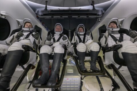 Astronautas regresan a la Tierra tras primera evacuación médica de la NASA