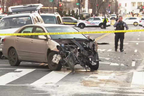 Pedestrian killed in multivehicle crash near White House
