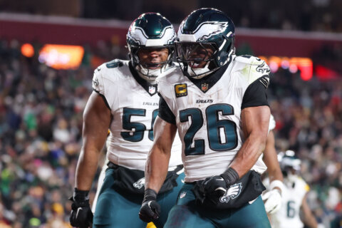 Eagles to rest some starters in finale with No. 2 seed in NFC playoffs at stake