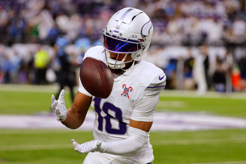 Vikings aim to help Jefferson end a frustrating season on a good note by hitting the 1,000-yard mark