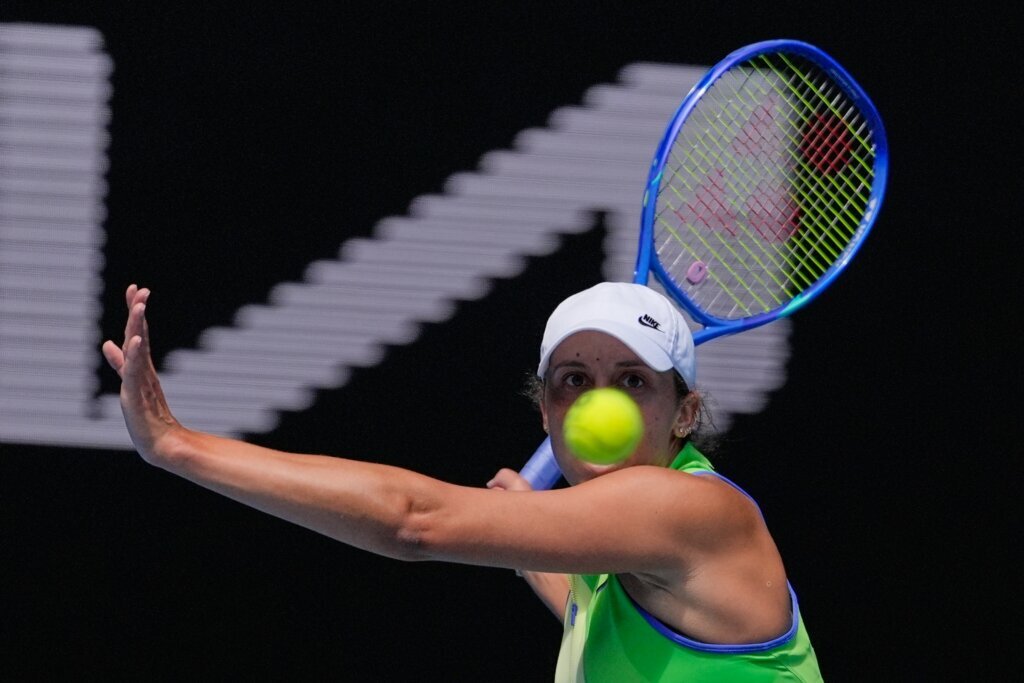 Defending champion Madison Keys reaches the third round at the Australian Open