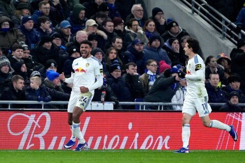 French striker Barry scores fourth goal in five games to rescue 1-1 draw for Everton against Leeds