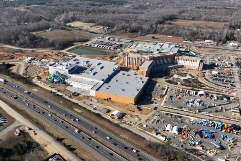 Largest indoor waterpark in Virginia to open this year