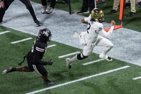 Robby Ashford leads Wake Forest past Mississippi State 43-29 in Duke’s Mayo Bowl