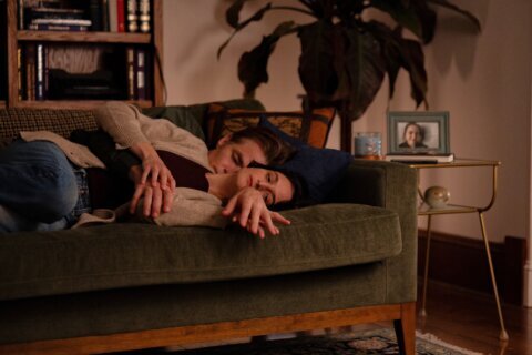 Sundance first look: Chris Pine and Jenny Slate in the delicate romantic drama ‘Carousel’