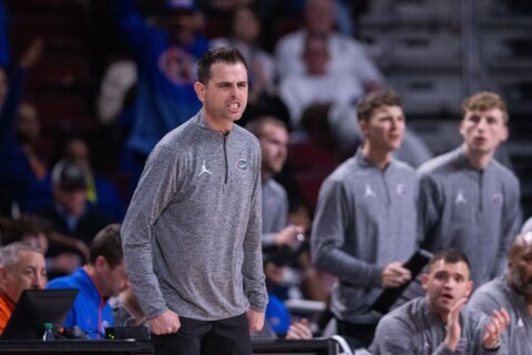 ‘We’re gonna beat ’em anyways’ becomes a main storyline for Alabama-Florida hoops matchup