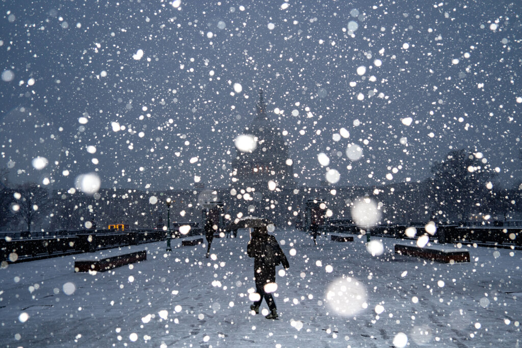 ‘Major’ weekend snow forecast for DC area, with more than 8 inches likely in places